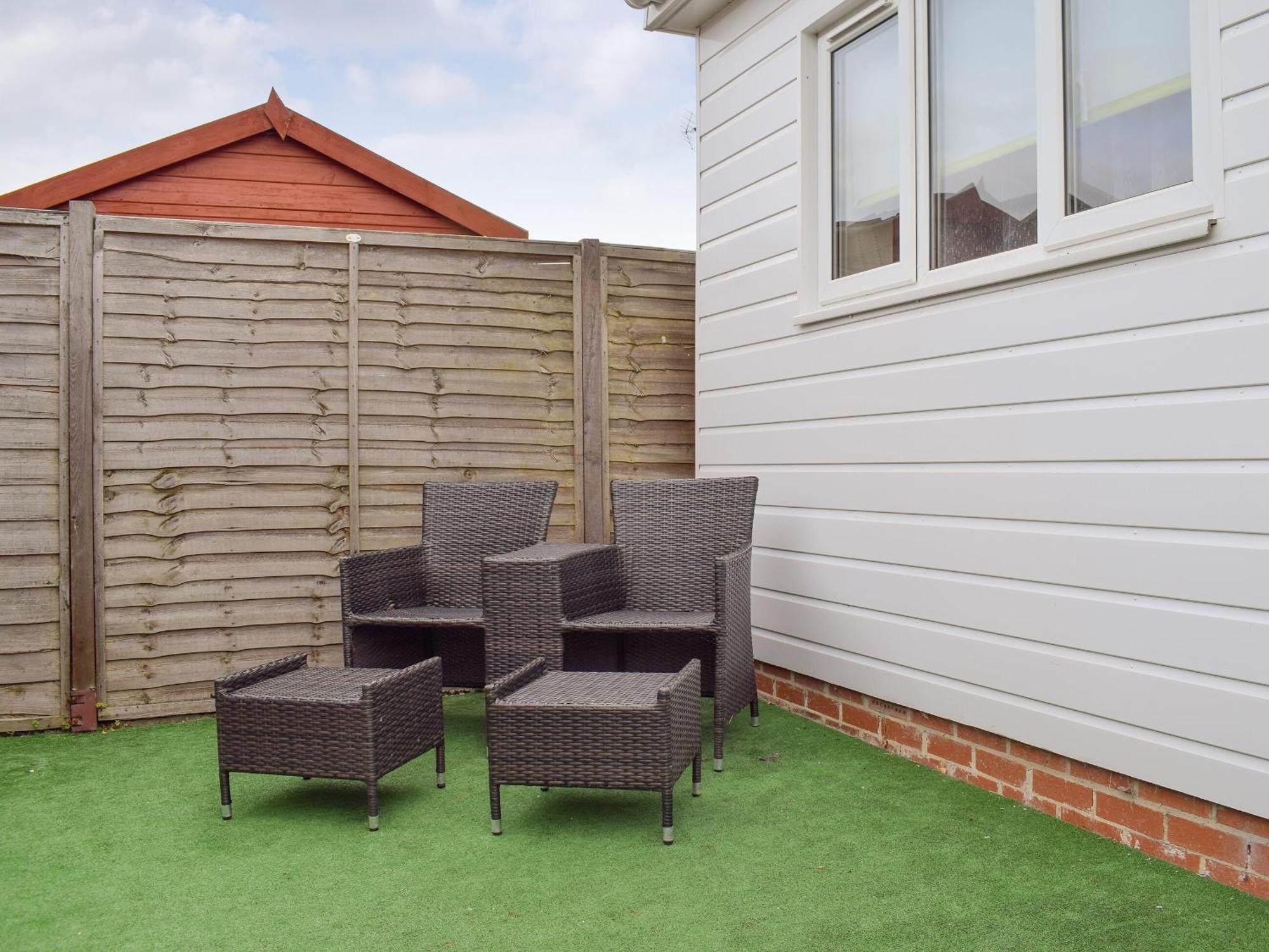 Little London Villa Bognor Regis Exterior photo